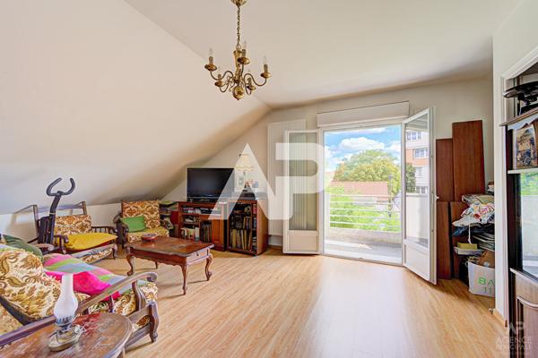 Maison Suresnes 7 pièce(s) 161m² 1 200 000 € **  - Référence  20082