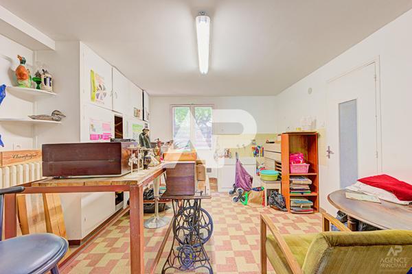 Maison Suresnes 7 pièce(s) 161m² 1 200 000 € **  - Référence  20082