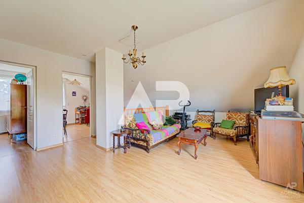 Maison Suresnes 7 pièce(s) 161m² 1 200 000 € **  - Référence  20082