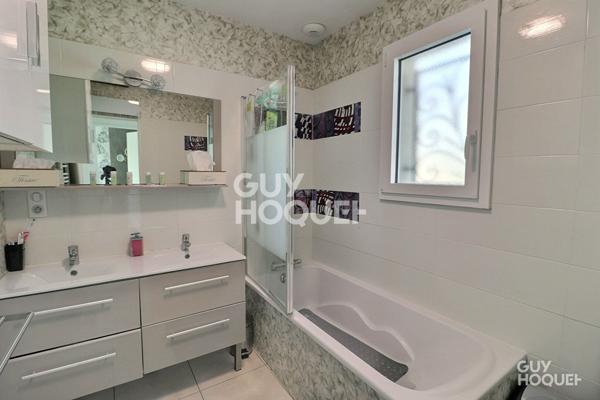 Fabrègues Villa contemporaine 134 m² 4 chambres Piscine Garage