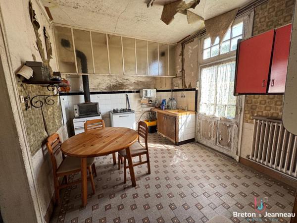 Maison à Montsûrs