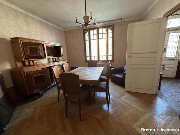 Maison à Montsûrs