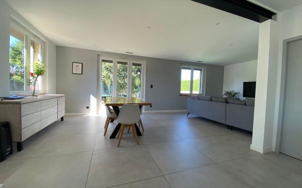 Maison à vendre    4 pièces •  Entraigues-sur-la-Sorgue