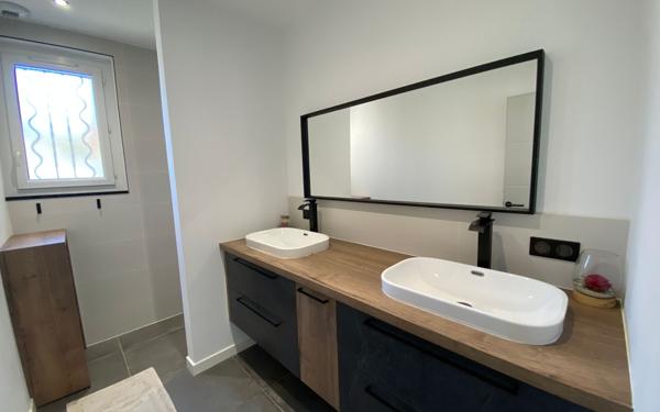 Maison à vendre    4 pièces •  Entraigues-sur-la-Sorgue