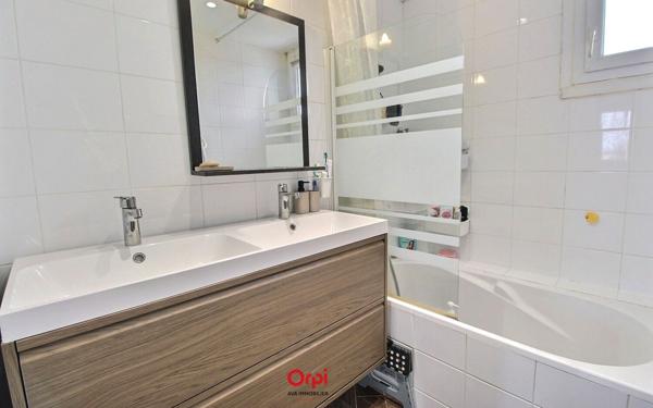 Appartement à vendre    3 pièces •  Marseille 11