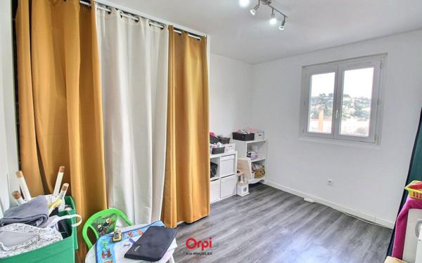 Appartement à vendre    3 pièces •  Marseille 11