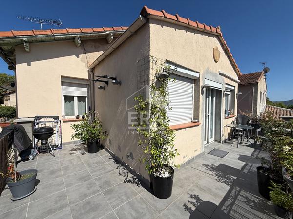 A VENDRE 13012 MARSEILLE LES TROIS LUCS  MAISON DEUX HABITATIONS DE 148M² SUR 347 M² DE JARDIN  GRAND GARAGE