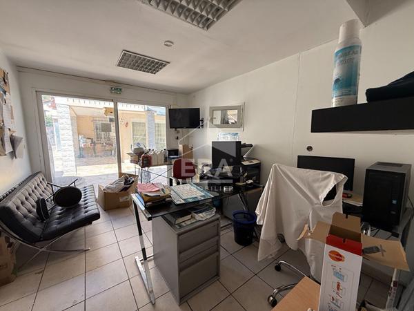 A VENDRE 13012 MARSEILLE LES TROIS LUCS  MAISON DEUX HABITATIONS DE 148M² SUR 347 M² DE JARDIN  GRAND GARAGE
