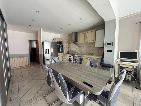 A VENDRE 13012 MARSEILLE LES TROIS LUCS  MAISON DEUX HABITATIONS DE 148M² SUR 347 M² DE JARDIN  GRAND GARAGE