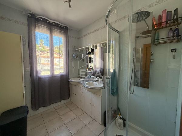 A VENDRE 13012 MARSEILLE LES TROIS LUCS  MAISON DEUX HABITATIONS DE 148M² SUR 347 M² DE JARDIN  GRAND GARAGE