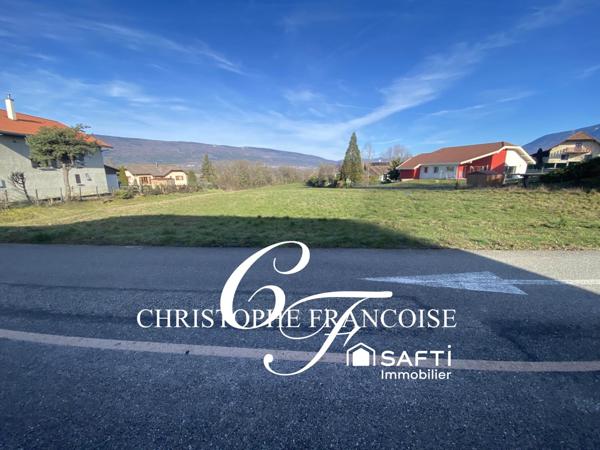 Terrain environ 4000 m2 entièrement constructible