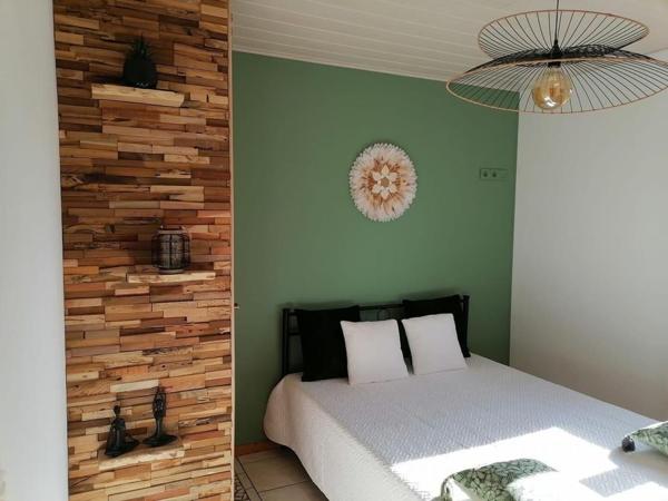 Appartement prestations de standing Ville D Avray 5 pièce(s) 102.53 m2 Prix 914 300  Frais de notaire réduits