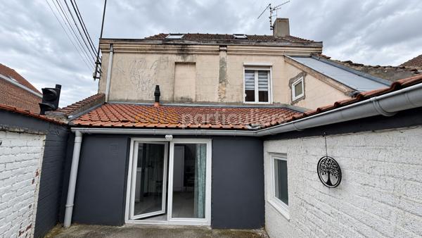 Vente
                Maison78 m² - 4 Pièces -
                    RONCHIN (59790)