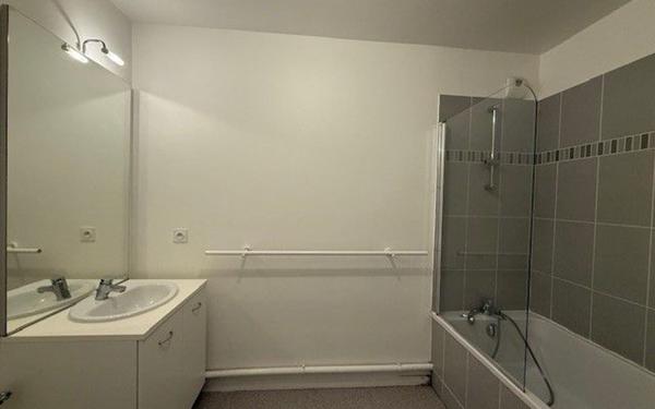 Appartement à louer    3 pièces •  Tours