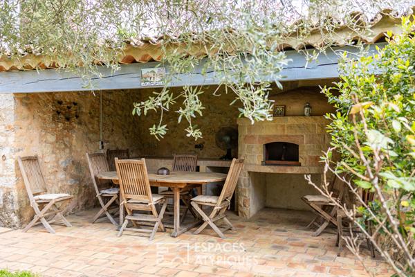 Bâtisse historique en pierre