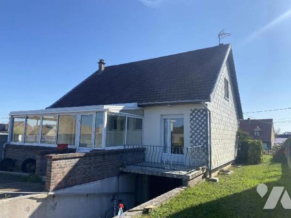 BAISSE DE PRIX :
A VENDRE au CROTOY, à proximité de la Plage, sympathique PAVILLON des années ...