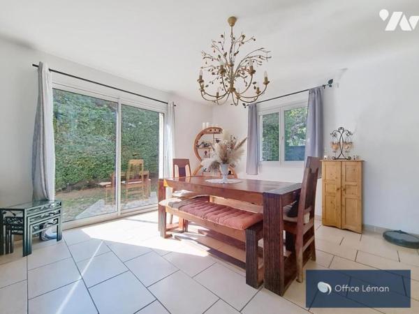 Maison individuelle de type 5 de 165m², sur sous-sol complet, terrain de 1080 m², piscine. 