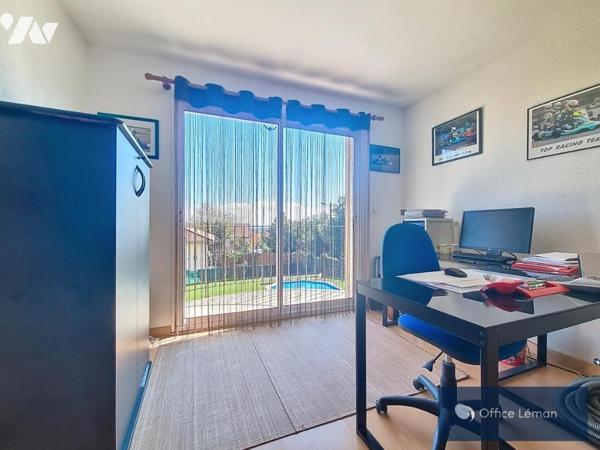 Maison individuelle de type 5 de 165m², sur sous-sol complet, terrain de 1080 m², piscine. 