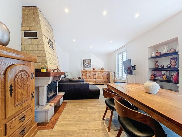 Maison Mont Saint Martin 8 pièce(s) 177 m2