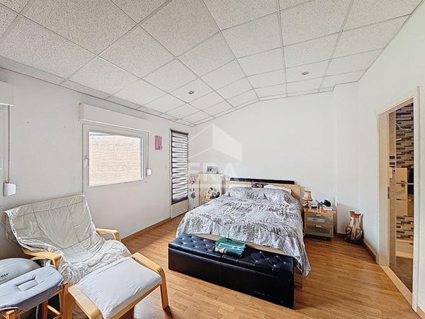 Maison Mont Saint Martin 8 pièce(s) 177 m2