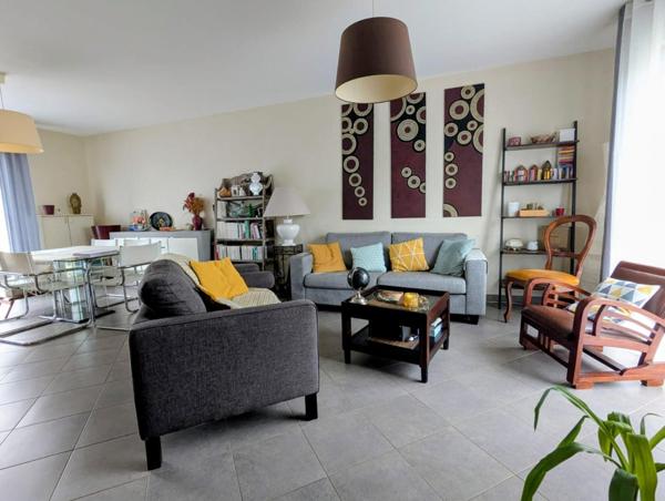 Jolie maison sur demi-niveau au calme au coeur de Sébazac