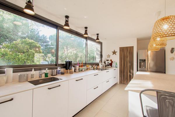 Ensemble immobilier à usage de résidence hôtelière proche de Palombaggia