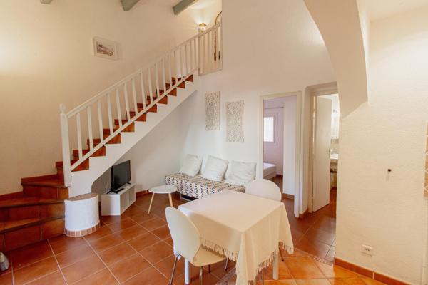 Ensemble immobilier à usage de résidence hôtelière proche de Palombaggia