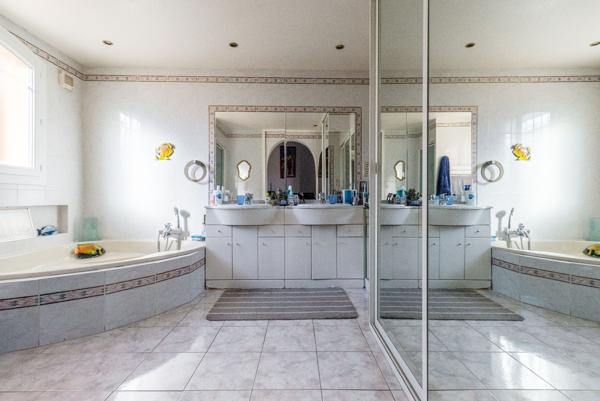 Les Adrets  vue mer: Maison en nue-propriété avec usufruit et clause libératoire à 10 ans