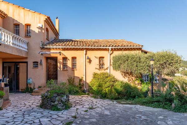 Les Adrets  vue mer: Maison en nue-propriété avec usufruit et clause libératoire à 10 ans