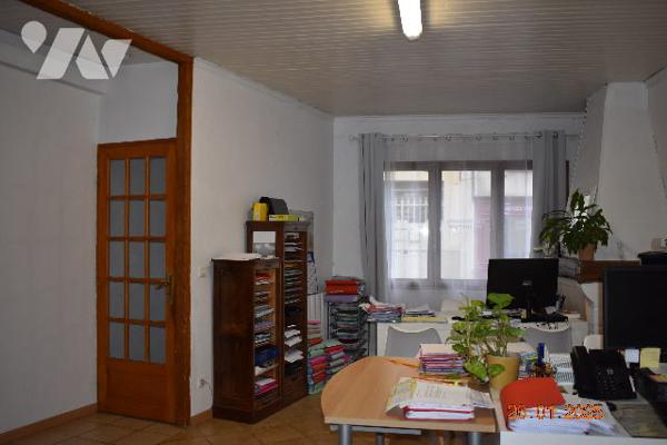 Une maison individuelle à usage d'habitation située à MARINES (95640).