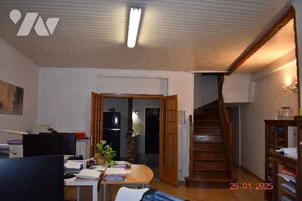 Une maison individuelle à usage d'habitation située à MARINES (95640).