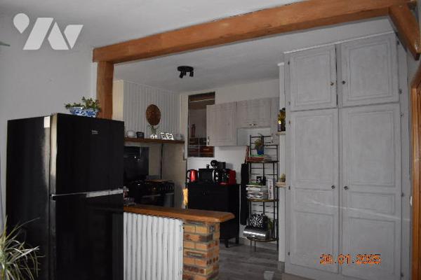 Une maison individuelle à usage d'habitation située à MARINES (95640).