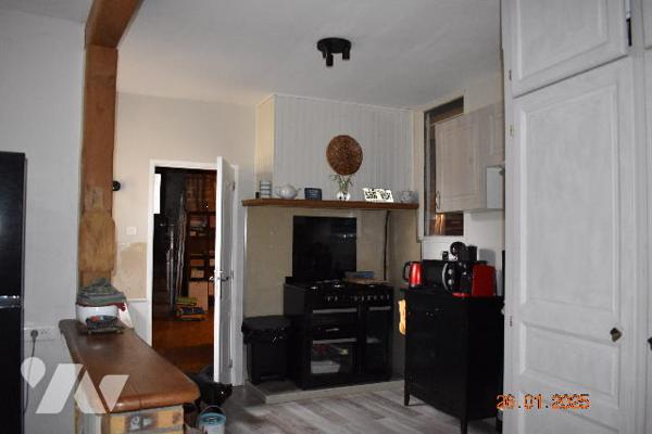 Une maison individuelle à usage d'habitation située à MARINES (95640).