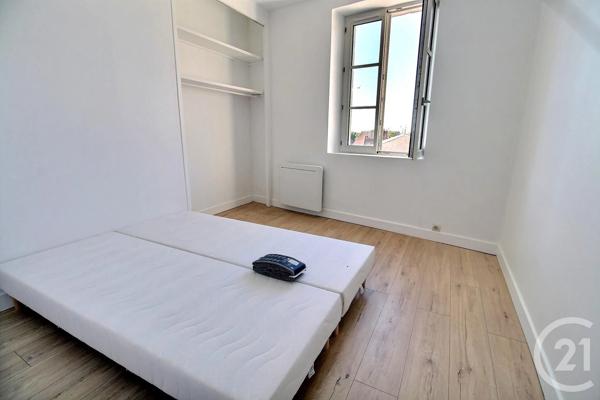 Maison à vendre  9 pièces - 126,99 m 2   SEZANNE  - 51