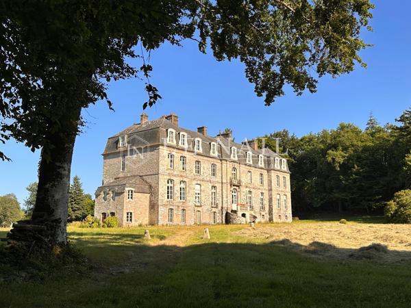 Château Monument Historique avec 20 hectares dans le Morbihan