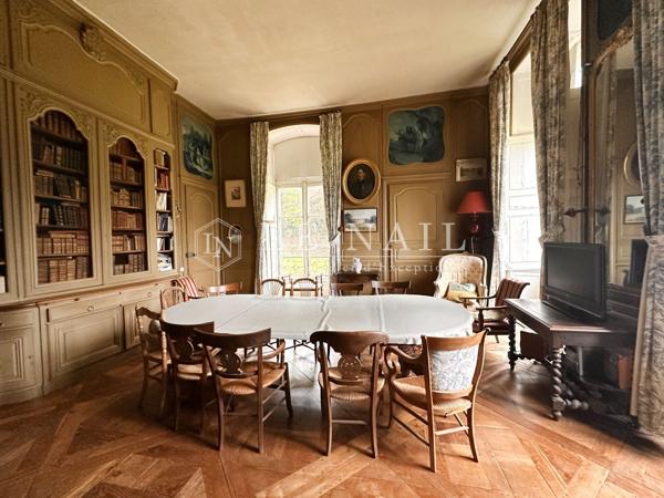 Château Monument Historique avec 20 hectares dans le Morbihan