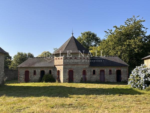 Château Monument Historique avec 20 hectares dans le Morbihan