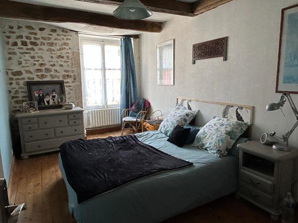 Maison de ville à Couhé avec jardin