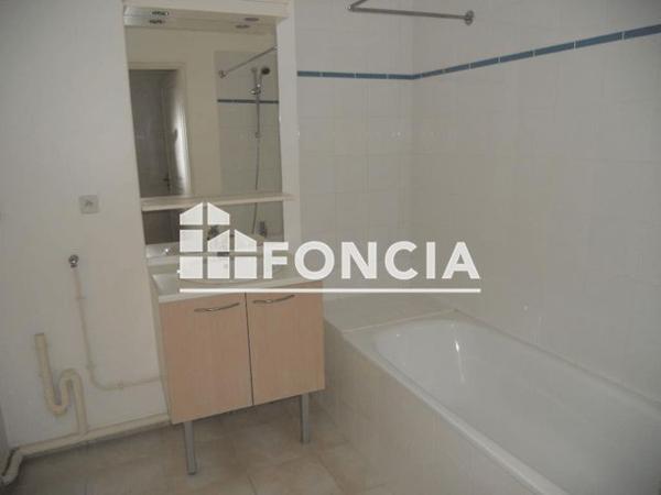 Location Appartement 3 pièces 65.1 m² - 1 RUE LOUISE WEISS Dinan 22100