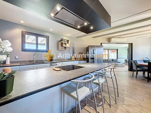 Vente Maison 5 pièces 370 m2 à Bourgoin-Jallieu