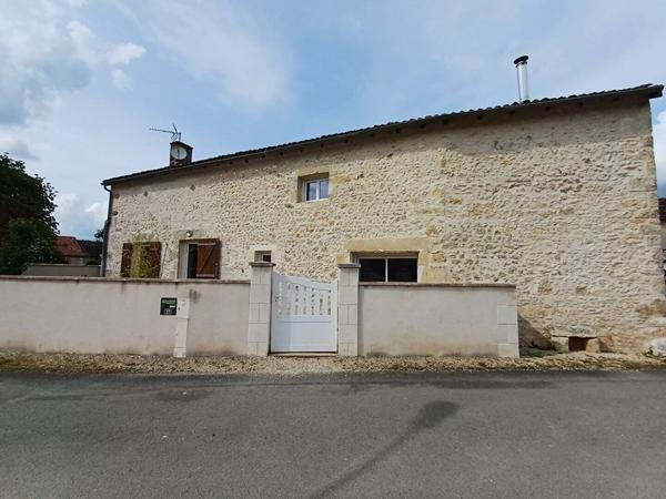 Location Maison 4 pièces 140 m2 à Lhommaizé