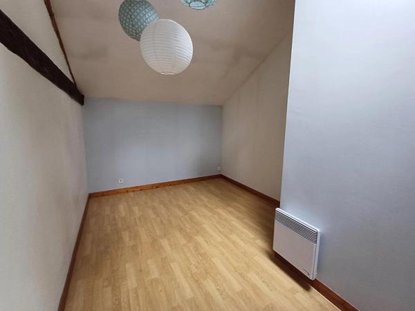 Location Maison 4 pièces 140 m2 à Lhommaizé