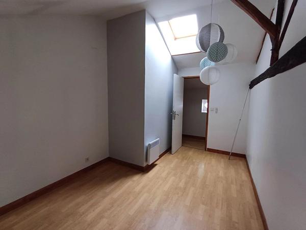 Location Maison 4 pièces 140 m2 à Lhommaizé