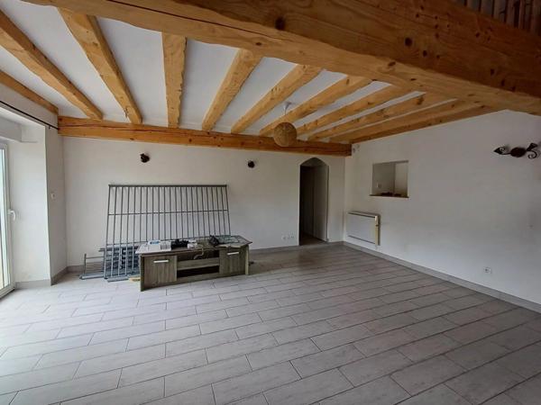 Location Maison 4 pièces 140 m2 à Lhommaizé