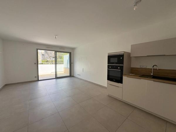 Appartement à vendre 3 pièces AIX EN PROVENCE (13) dans immeuble récent 2023