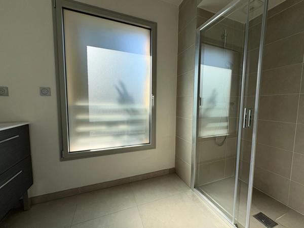 Appartement à vendre 3 pièces AIX EN PROVENCE (13) dans immeuble récent 2023