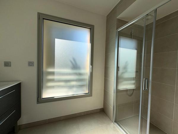 Appartement à vendre 3 pièces AIX EN PROVENCE (13) dans immeuble récent 2023