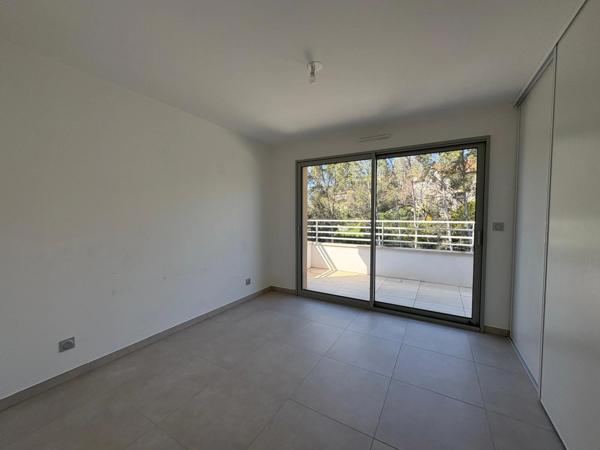 Appartement à vendre 3 pièces AIX EN PROVENCE (13) dans immeuble récent 2023