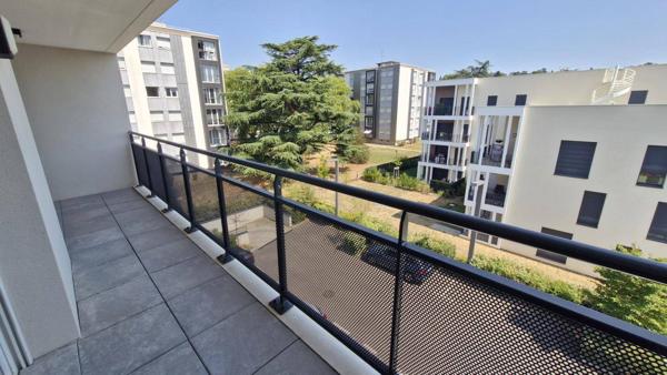 Découvrez nos appartements et nos maison à la location à Lyon et sa périphérie