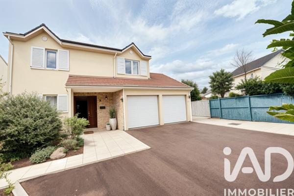 Maison à vendre 6 pièces 129 m² Saint-Germain-lès-Corbeil